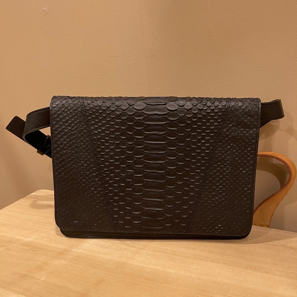 Vince leather bag